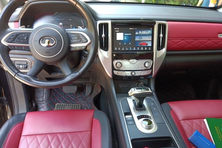 Used Great Wall Poer 2020 2.0T Off-Road Edition Automatic Gasoline 4x4 Limited Edition GW4C20B Center Console