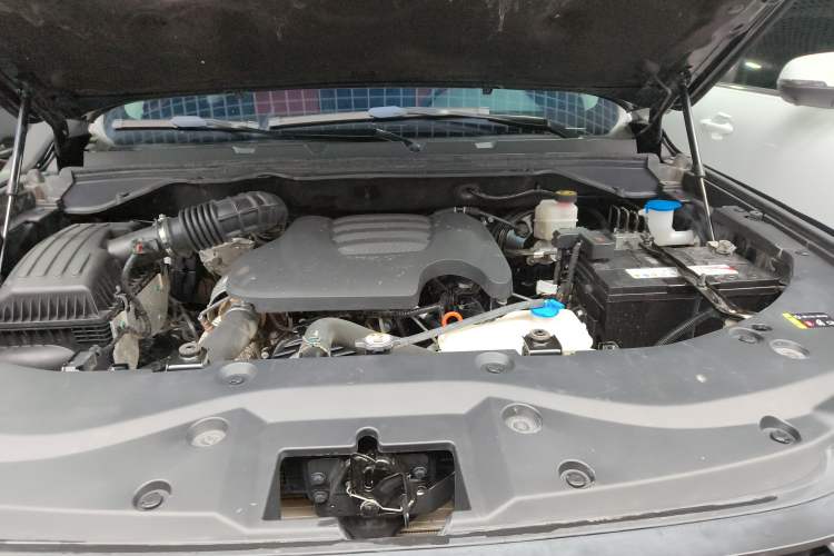 Used Great Wall Poer 2020 2.0T Off-Road Edition Automatic Diesel 4x4 High-End Version GW4D20M Engine Bay