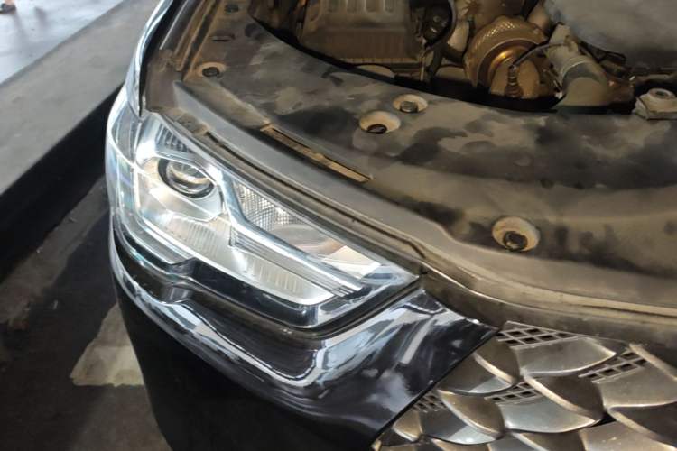 Used Great Wall Poer 2020 2.0T Commercial Version Automatic Diesel Two-Wheel Drive Elite Trim with Long Bed – GW4D20M Engine Bay Right