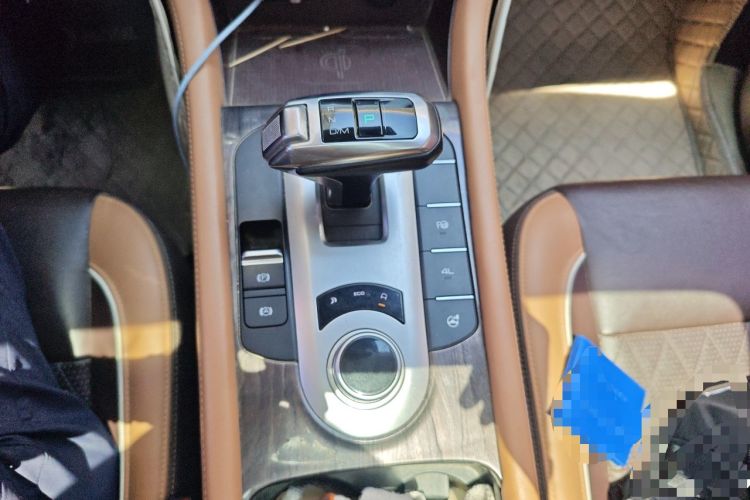 Used Great Wall Poer 2020 2.0T Automatic Diesel 4x4 Premium Edition GW4D20M Gear Lever