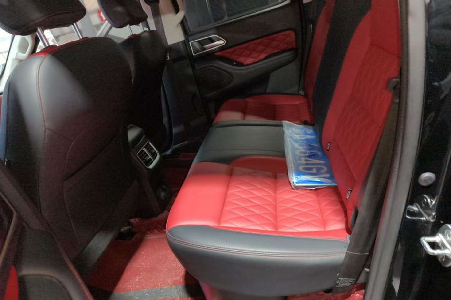 Used Great Wall Poer 2020 2.0T Off-Road Edition Automatic Diesel 4x4 High-End Version GW4D20M Interior 4