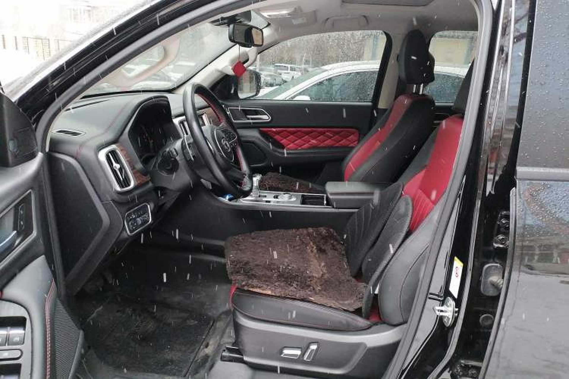 Used Great Wall Poer 2020 2.0T Off-Road Version Automatic Diesel 4x4 Advanced Edition GW4D20M Left Front Seat