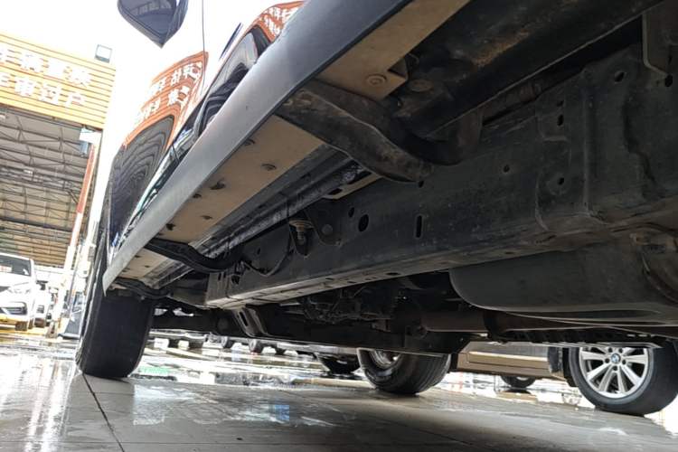Used Great Wall Poer 2020 2.0T Commercial Version Automatic Diesel 4x4 Elite Long-Box GW4D20M Left Side Sill