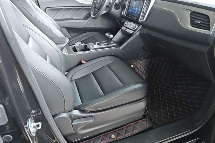 Used Great Wall Poer 2020 2.0T Commercial Version Automatic Diesel 4x4 Elite Long-Box GW4D20M Right Front Seat