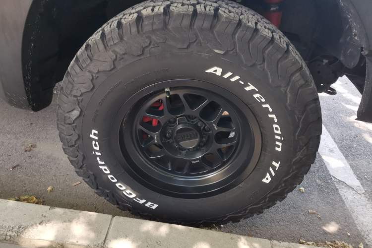 Used Great Wall Poer 2020 2.0T Off-Road Edition Automatic Gasoline 4x4 Limited Edition GW4C20B Right Front Wheel Hub