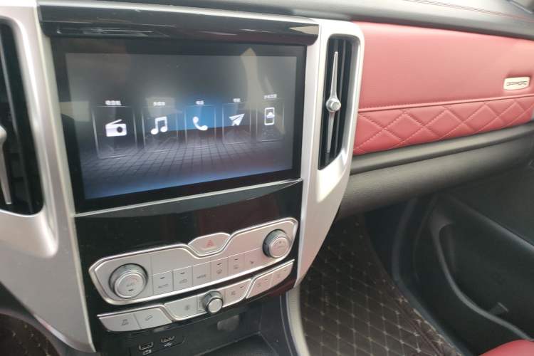Used Great Wall Poer 2020 2.0T Off-Road Edition Automatic Diesel 4x4 High-End Version GW4D20M Audio And AC Panel