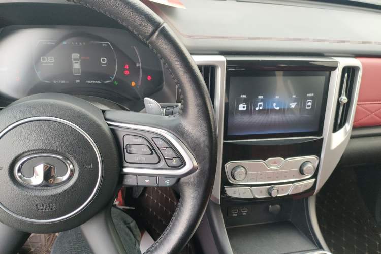 Used Great Wall Poer 2020 2.0T Off-Road Edition Automatic Diesel 4x4 High-End Version GW4D20M Center Console
