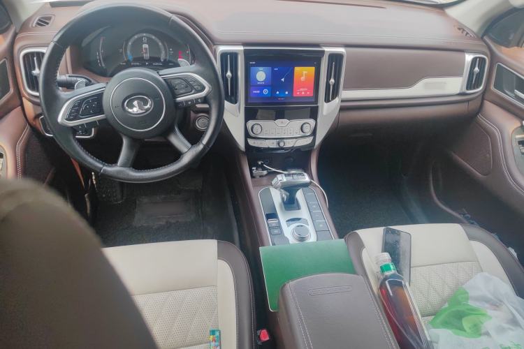 Used Great Wall Poer 2020 2.0T Off-Road Version Automatic Gasoline Four-Wheel Drive High-End Edition GW4C20B Center Console