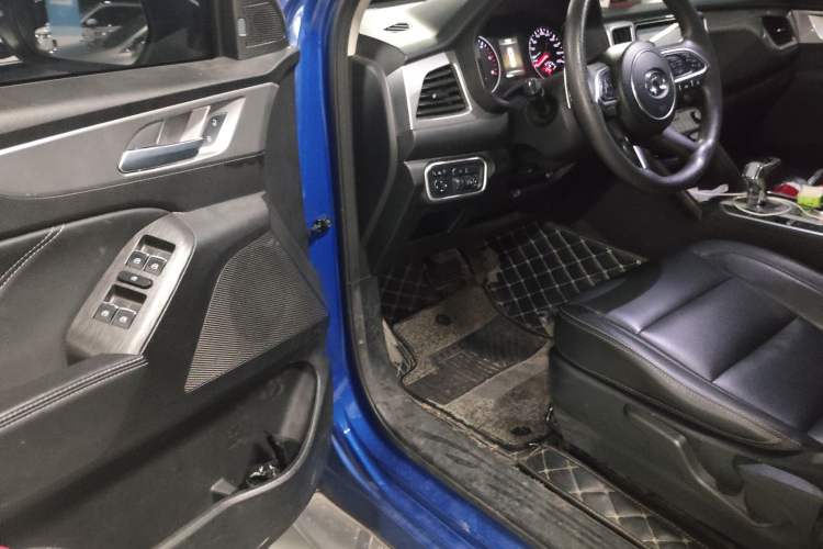 Used Great Wall Poer 2020 2.0T Commercial Version Automatic Diesel Two-Wheel Drive Elite Trim with Long Bed – GW4D20M Driver Seat