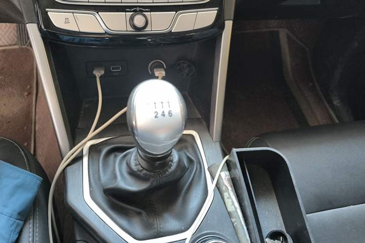 Used Great Wall Poer 2020 2.0T Off-Road Edition Manual Diesel 4x4 Custom Version GW4D20M Gear Lever