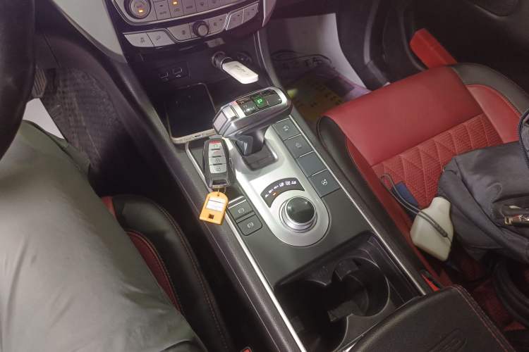 Used Great Wall Poer 2020 2.0T Off-Road Edition Automatic Diesel 4x4 High-End Version GW4D20M Gear Lever