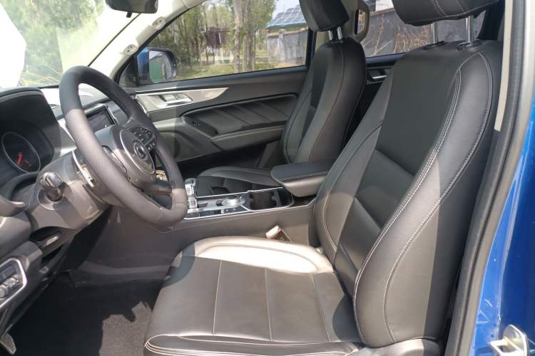 Used Great Wall Poer 2020 2.0T Commercial Version Automatic Diesel Two-Wheel Drive Elite Trim with Long Bed – GW4D20M Left Front Seat