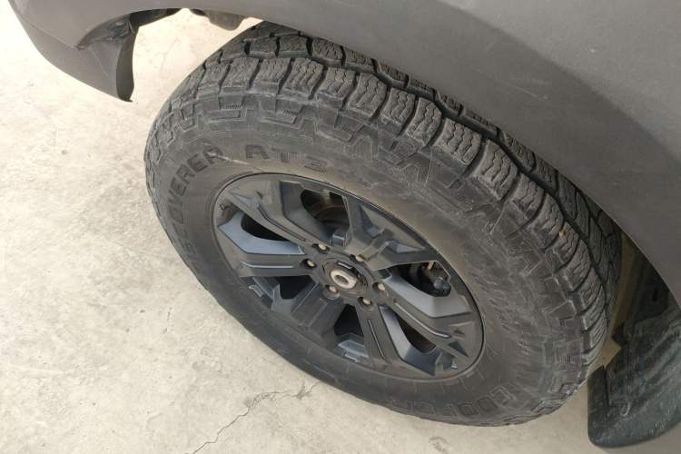 Used Great Wall Poer 2020 2.0T Off-Road Edition Automatic Diesel 4x4 High-End Version GW4D20M Left Front Wheel Hub