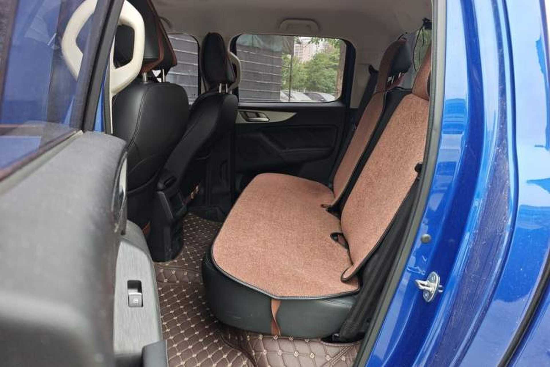 Used Great Wall Poer 2020 2.0T Commercial Version Automatic Diesel Two-Wheel Drive Elite Trim with Long Bed – GW4D20M Left Rear Seat