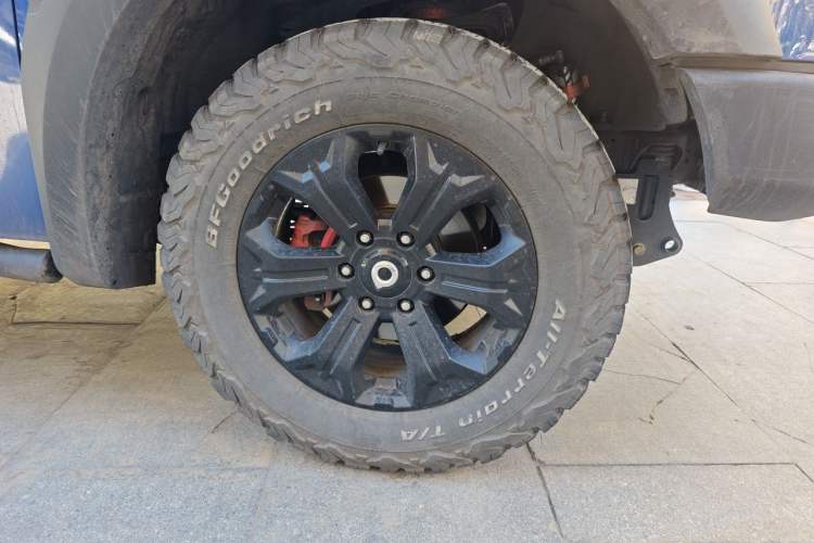 Used Great Wall Poer 2020 2.0T Off-Road Version Automatic Gasoline Four-Wheel Drive High-End Edition GW4C20B Right Front Wheel Hub