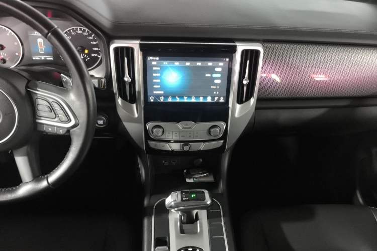 Used Great Wall Poer 2020 2.0T Automatic Diesel 2WD Comfort Edition GW4D20M Audio And AC Panel