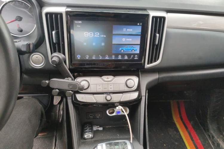 Used Great Wall Poer 2020 2.0T Commercial Version Automatic Diesel Two-Wheel Drive Elite Trim with Long Bed – GW4D20M Audio And AC Panel
