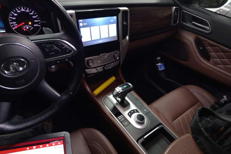 Used Great Wall Poer 2020 2.0T Automatic Diesel 4x4 Sport Edition GW4D20M Audio And AC Panel