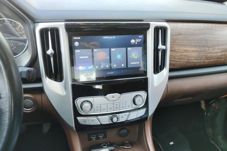 Used Great Wall Poer 2020 2.0T Automatic Diesel 4x4 Sport Edition GW4D20M Audio And AC Panel