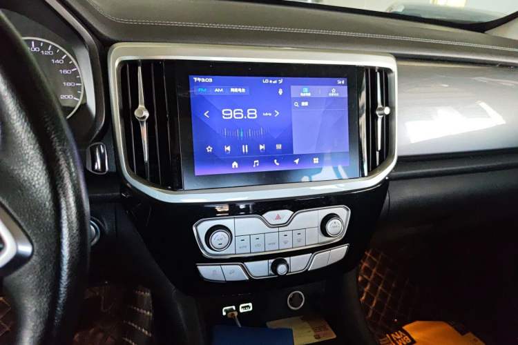 Used Great Wall Poer 2020 2.0T Automatic Diesel 2WD Comfort Edition GW4D20M Audio And AC Panel