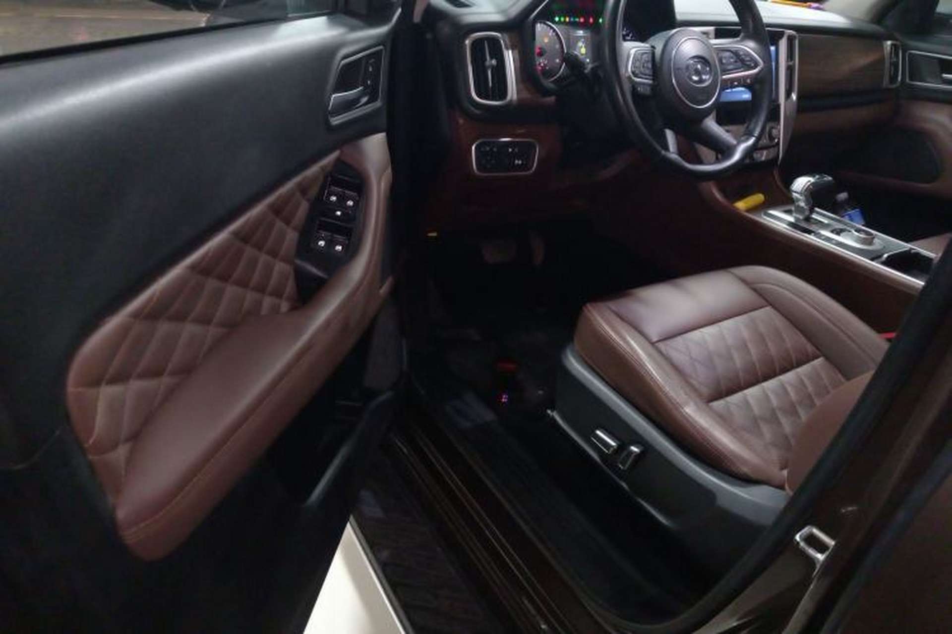 Used Great Wall Poer 2020 2.0T Automatic Diesel 4x4 Sport Edition GW4D20M Driver Seat