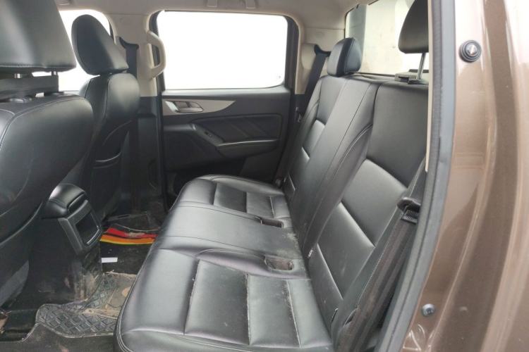 Used Great Wall Poer 2020 2.0T Commercial Version Automatic Diesel Two-Wheel Drive Elite Trim with Long Bed – GW4D20M Left Rear Seat