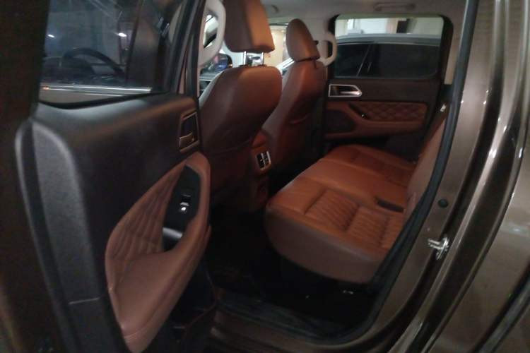 Used Great Wall Poer 2020 2.0T Automatic Diesel 4x4 Sport Edition GW4D20M Left Rear Seat