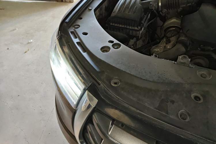 Used Great Wall Poer 2020 2.0T Automatic Diesel 2WD Comfort Edition GW4D20M Right Front Headlight