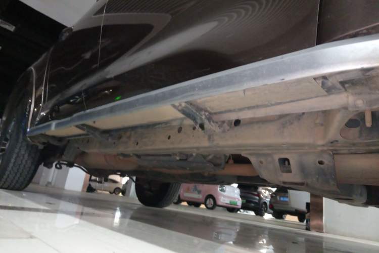 Used Great Wall Poer 2020 2.0T Automatic Diesel 4x4 Sport Edition GW4D20M Right Side Sill