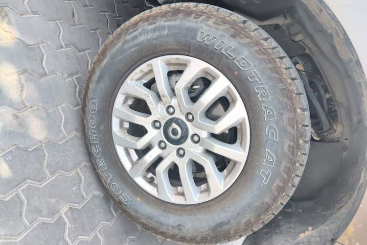 Used Great Wall Poer 2020 2.0T Commercial Version Automatic Diesel 4x4 Elite Long-Box GW4D20M Right Front Wheel Hub