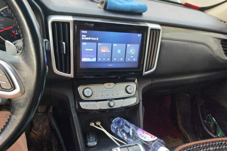 Used Great Wall Poer 2020 2.0T Commercial Version Automatic Diesel Two-Wheel Drive Navigation-Type Standard Box GW4D20M Audio And AC Panel