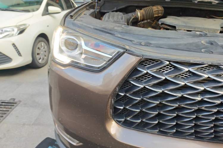 Used Great Wall Poer 2020 2.0T Commercial Version Automatic Diesel Two-Wheel Drive Navigation-Type Standard Box GW4D20M Right Front Headlight