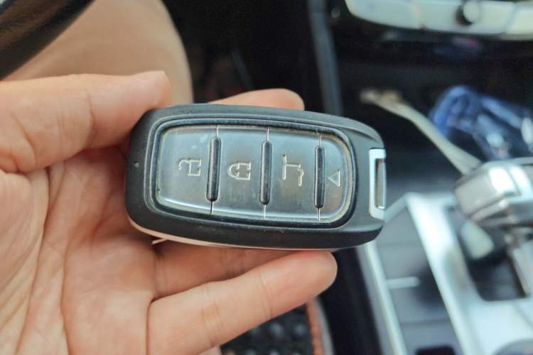 Used Great Wall Poer 2020 2.0T Commercial Version Automatic Diesel Two-Wheel Drive Navigation-Type Standard Box GW4D20M Vehicle Key
