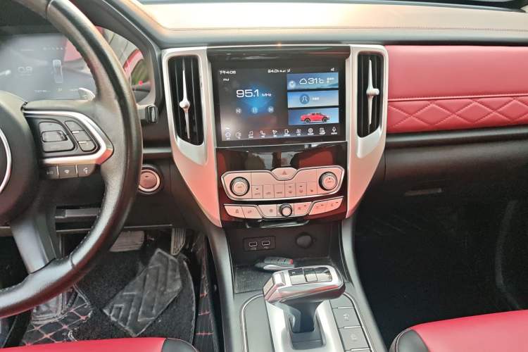 Used Great Wall Poer 2020 2.0T Off-Road Edition Automatic Diesel 4x4 High-End Version GW4D20M Audio And AC Panel