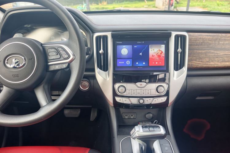 Used Great Wall Poer 2020 2.0T Off-Road Version Automatic Diesel 4x4 Advanced Edition GW4D20M Audio And AC Panel