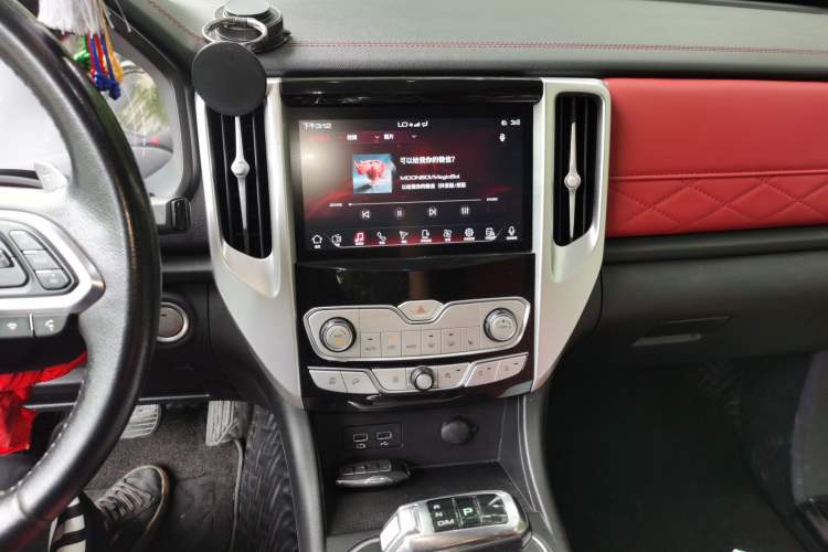 Used Great Wall Poer 2020 2.0T Off-Road Edition Automatic Diesel 4x4 High-End Version GW4D20M Audio And AC Panel