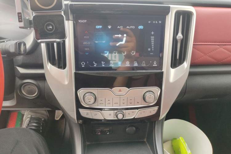 Used Great Wall Poer 2020 2.0T Off-Road Version Automatic Diesel 4x4 Advanced Edition GW4D20M Audio And AC Panel