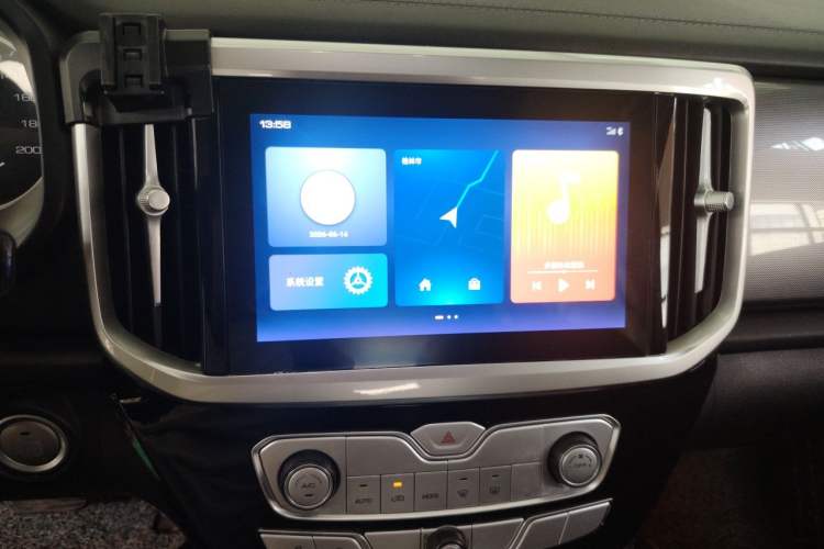 Used Great Wall Poer 2020 2.0T Automatic Diesel 4x4 Comfort Edition GW4D20M Audio And AC Panel