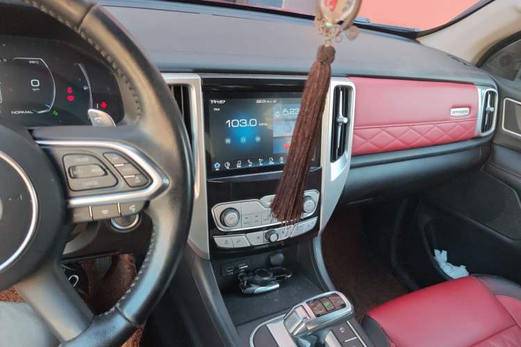 Used Great Wall Poer 2020 2.0T Off-Road Edition Automatic Diesel 4x4 High-End Version GW4D20M Audio And AC Panel