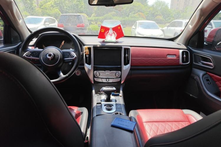 Used Great Wall Poer 2020 2.0T Off-Road Edition Automatic Diesel 4x4 High-End Version GW4D20M Center Console