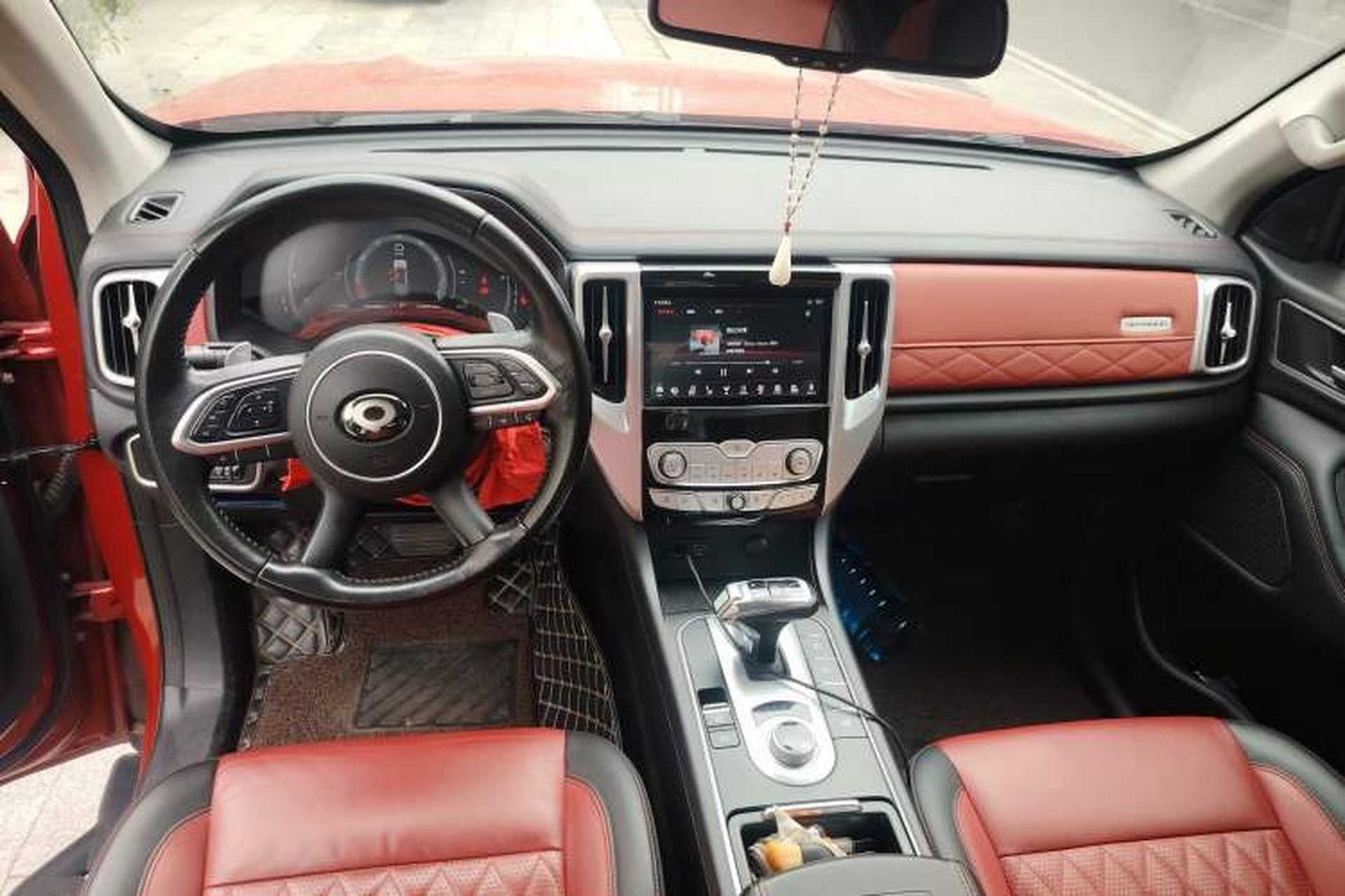 Used Great Wall Poer 2020 2.0T Off-Road Edition Automatic Gasoline 4x4 Limited Edition GW4C20B Center Console