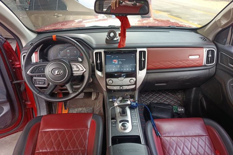 Used Great Wall Poer 2020 2.0T Off-Road Version Automatic Gasoline Four-Wheel Drive High-End Edition GW4C20B Center Console