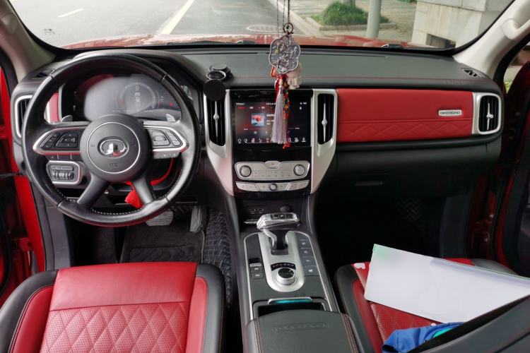 Used Great Wall Poer 2020 2.0T Off-Road Edition Automatic Diesel 4x4 High-End Version GW4D20M Center Console