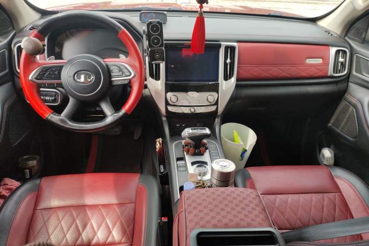 Used Great Wall Poer 2020 2.0T Off-Road Version Automatic Diesel 4x4 Advanced Edition GW4D20M Center Console