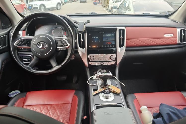 Used Great Wall Poer 2020 2.0T Off-Road Version Automatic Gasoline Four-Wheel Drive High-End Edition GW4C20B Center Console