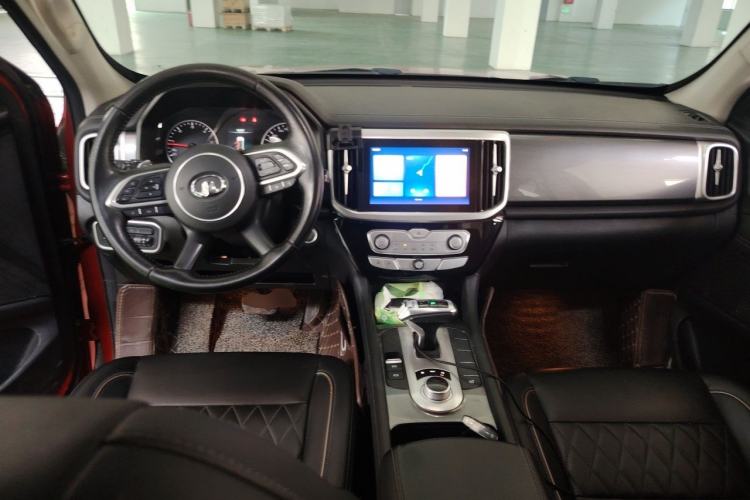Used Great Wall Poer 2020 2.0T Automatic Diesel 4x4 Comfort Edition GW4D20M Center Console