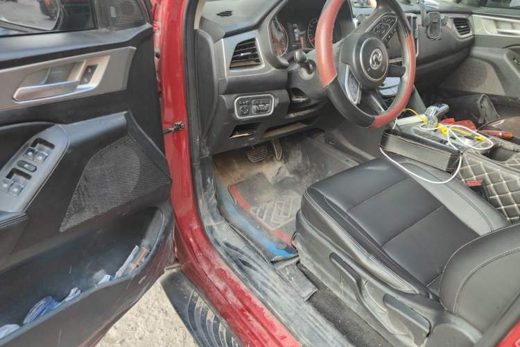 Used Great Wall Poer 2020 2.0T Commercial Version Automatic Diesel Two-Wheel Drive Elite Trim with Long Bed – GW4D20M Driver Seat