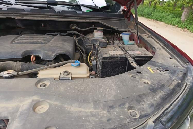 Used Great Wall Poer 2020 2.0T Off-Road Edition Automatic Gasoline 4x4 Advanced Version GW4C20B Engine Bay Left