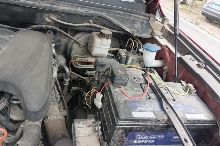 Used Great Wall Poer 2020 2.0T Off-Road Edition Manual Diesel 4x4 Custom Version GW4D20M Engine Bay Left