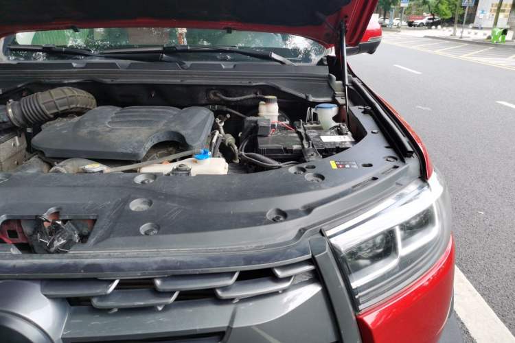 Used Great Wall Poer 2020 2.0T Off-Road Edition Automatic Diesel 4x4 High-End Version GW4D20M Engine Bay Left